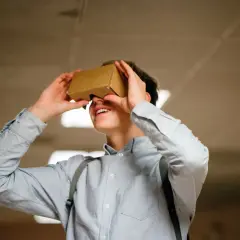 Jak oglądać filmy VR na telefonie: 7 prostych kroków i trików