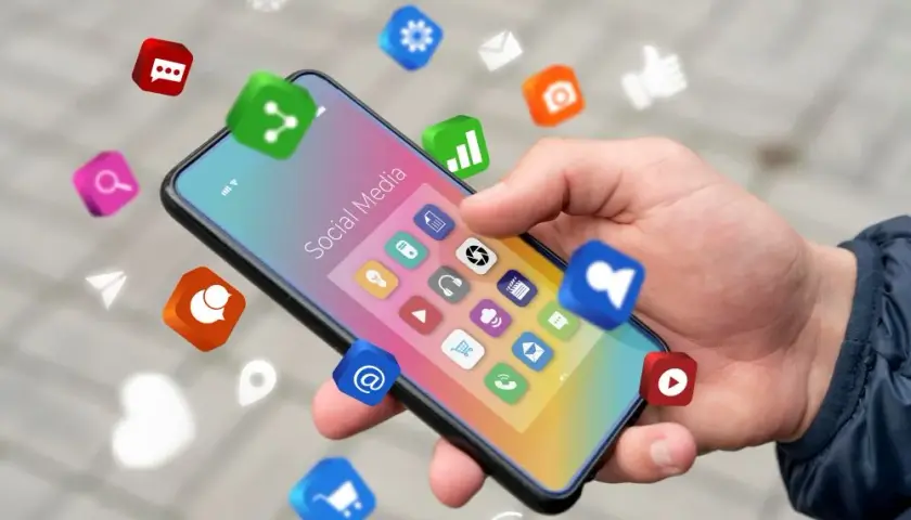 Jak łatwo sprawdzić historię pobranych aplikacji na Androidzie i iOS