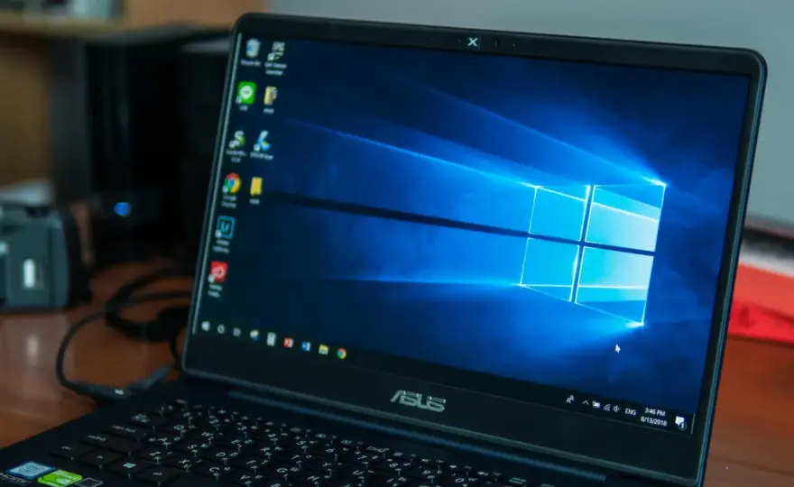 Gdzie jest kamera w laptopie? Odkryj jej ukrytą lokalizację